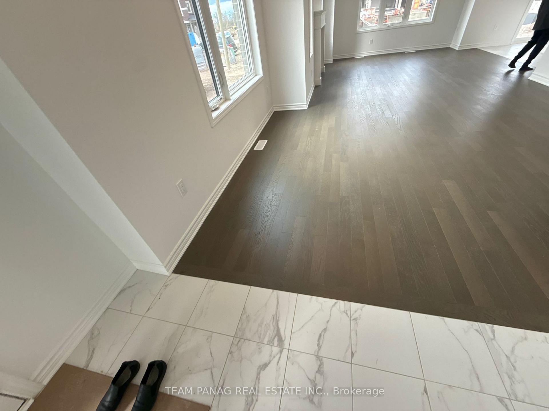 Photo 7 of 1293 Whitlock Avenue, Milton, Bowes — HOMEH