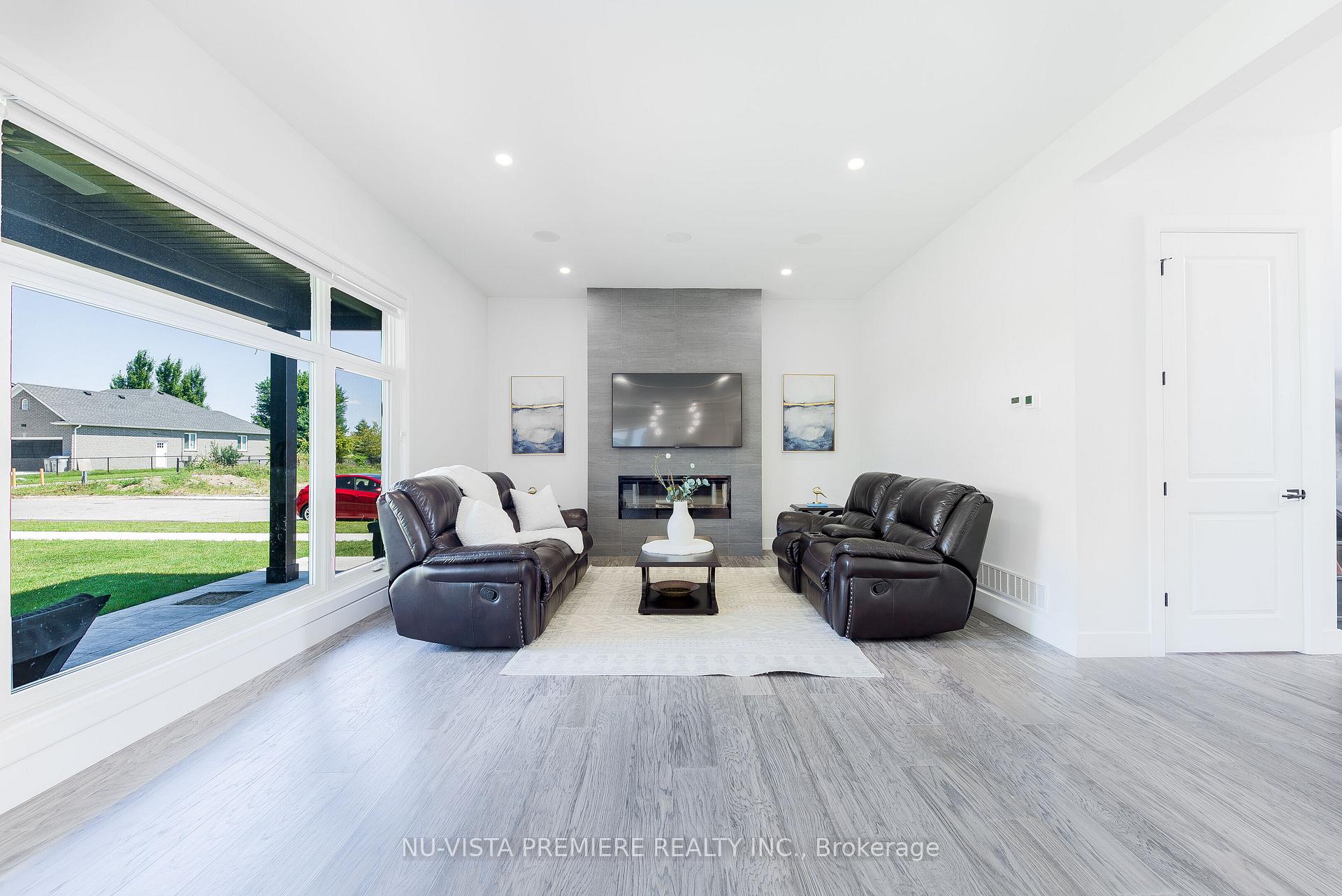 Photo 11 of 42 Poole Crescent, Middlesex Centre, Kilworth — HOMEH