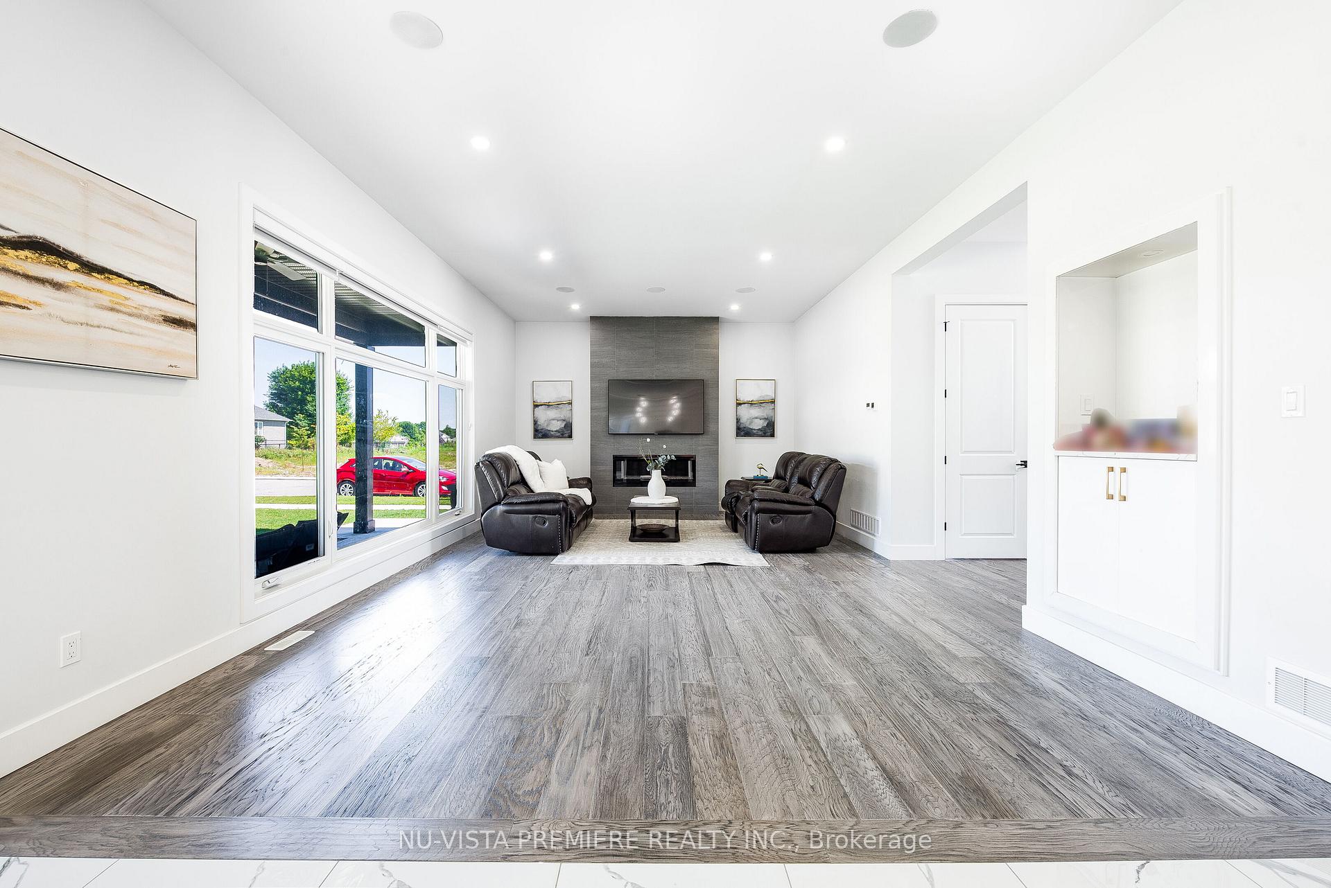 Photo 12 of 42 Poole Crescent, Middlesex Centre, Kilworth — HOMEH