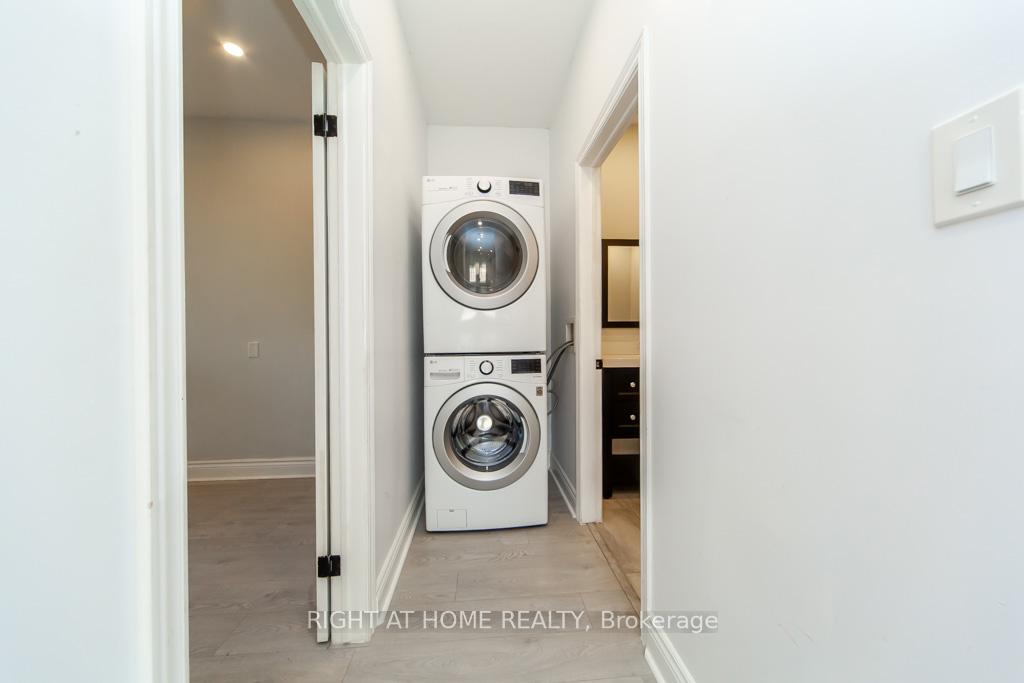Photo 14 of Unit Unit B, 2 Peter Street, Markham, Old Markham Village — HOMEH