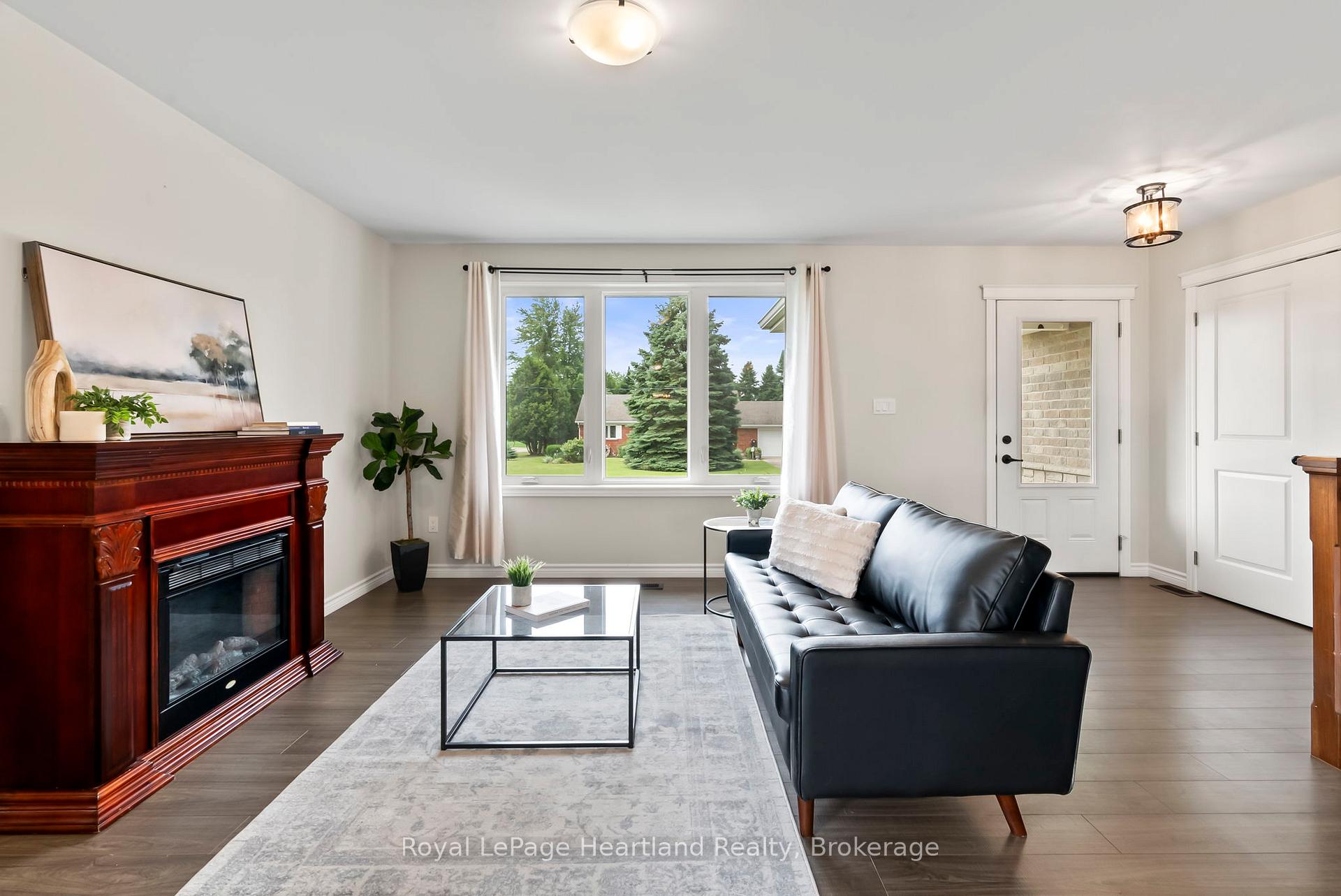 Photo 7 of 39 Minto Street S, Minto — HOMEH