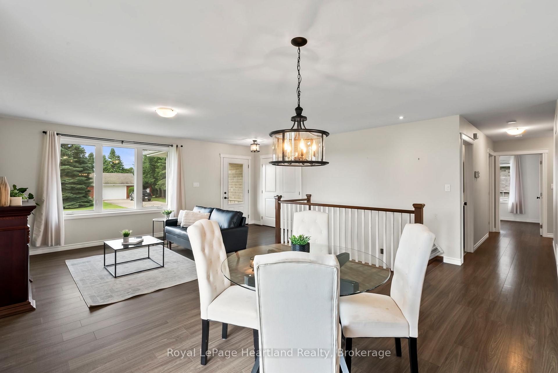 Photo 13 of 39 Minto Street S, Minto — HOMEH
