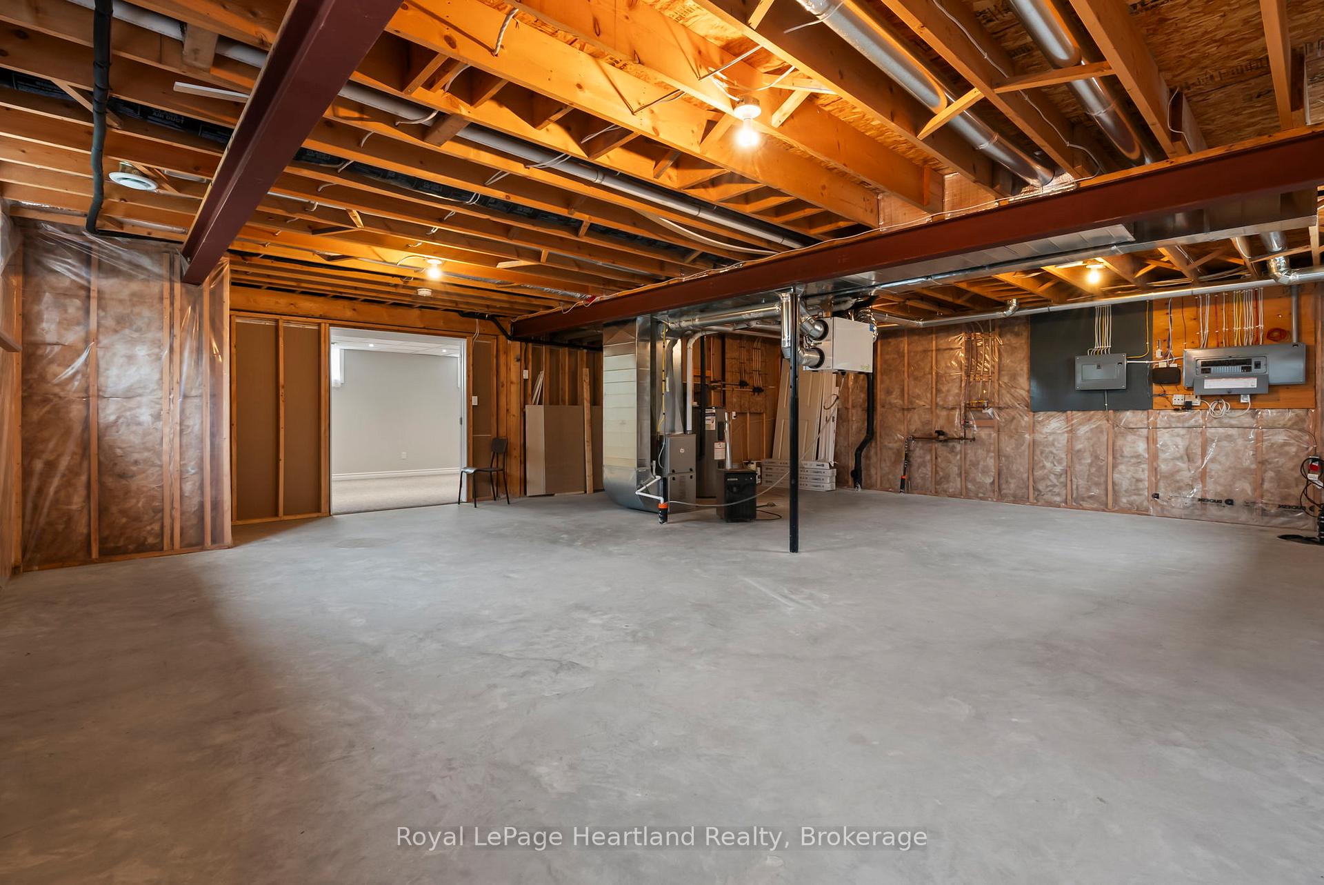 Photo 26 of 39 Minto Street S, Minto — HOMEH