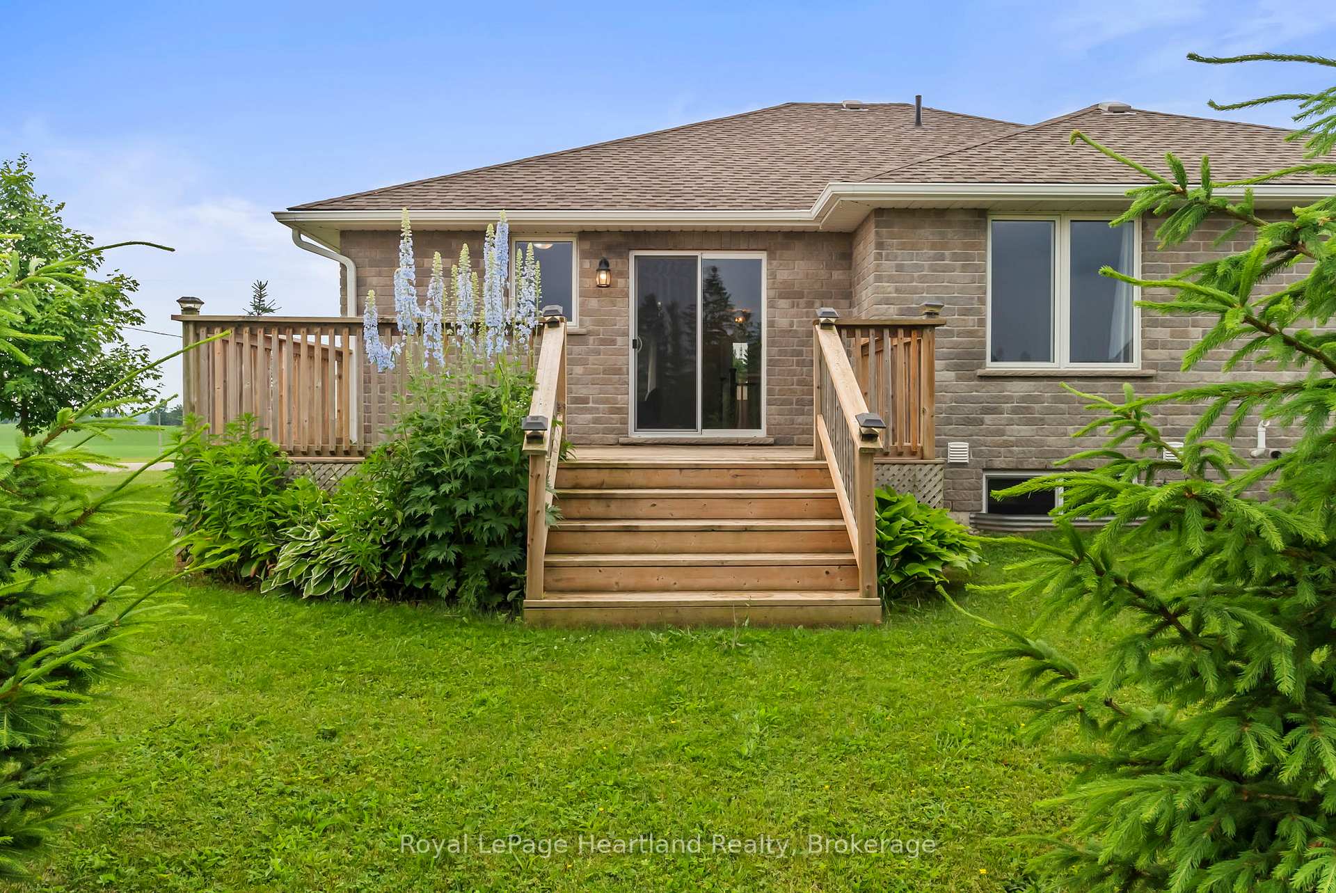Photo 31 of 39 Minto Street S, Minto — HOMEH