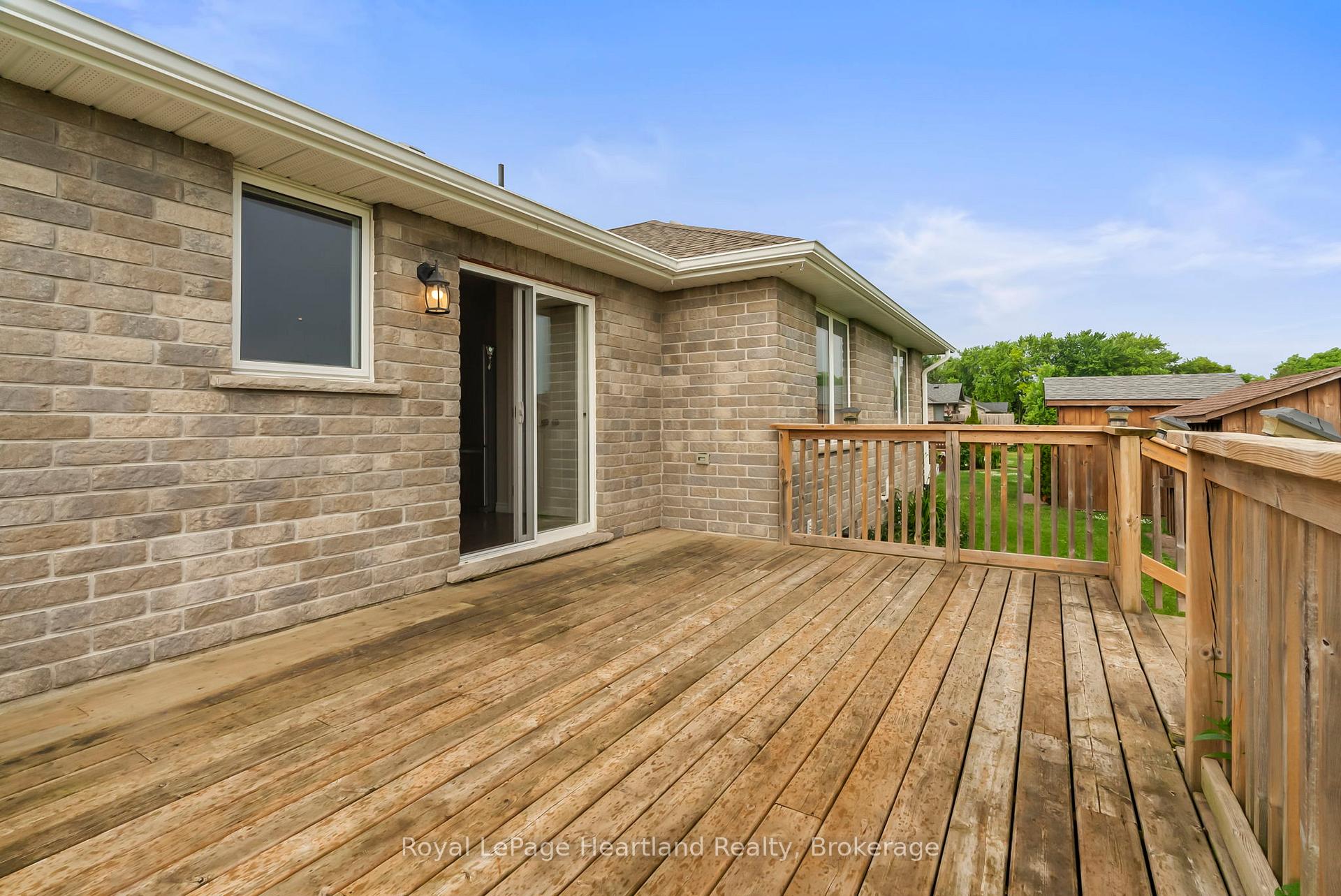 Photo 35 of 39 Minto Street S, Minto — HOMEH