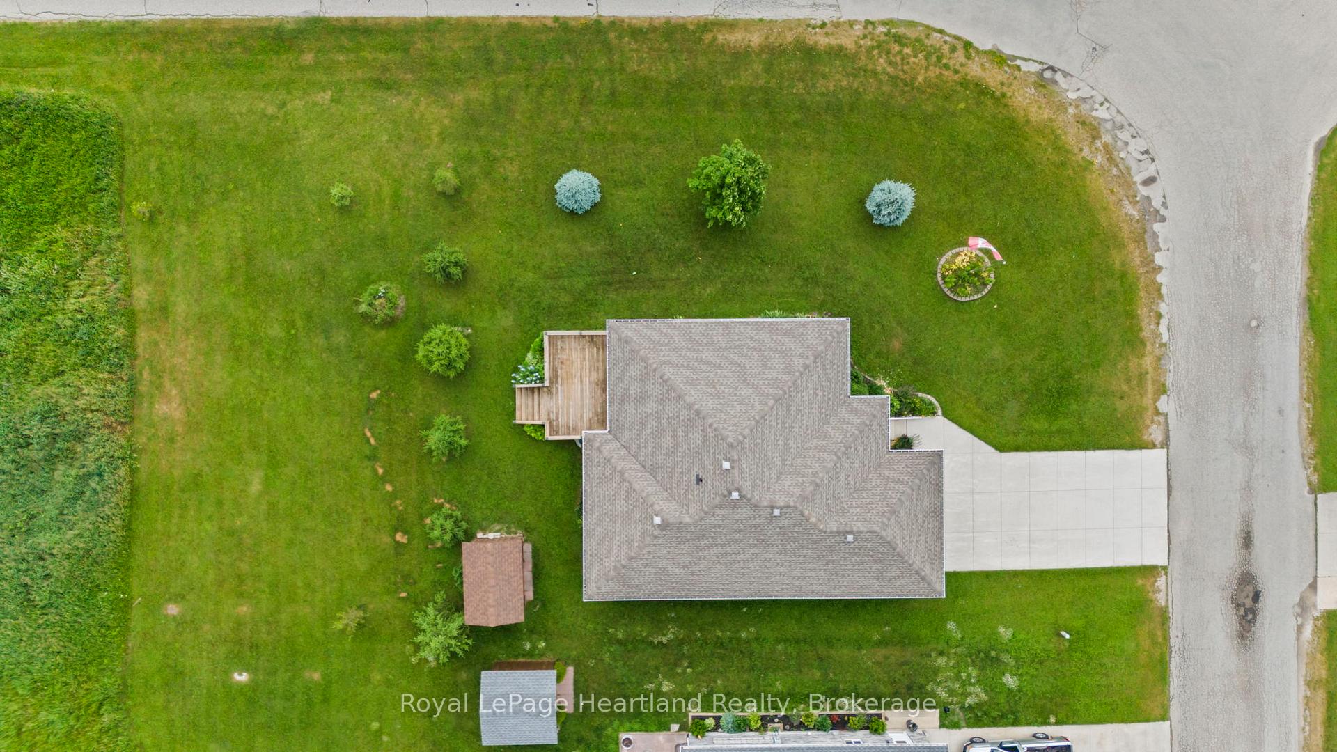 Photo 42 of 39 Minto Street S, Minto — HOMEH
