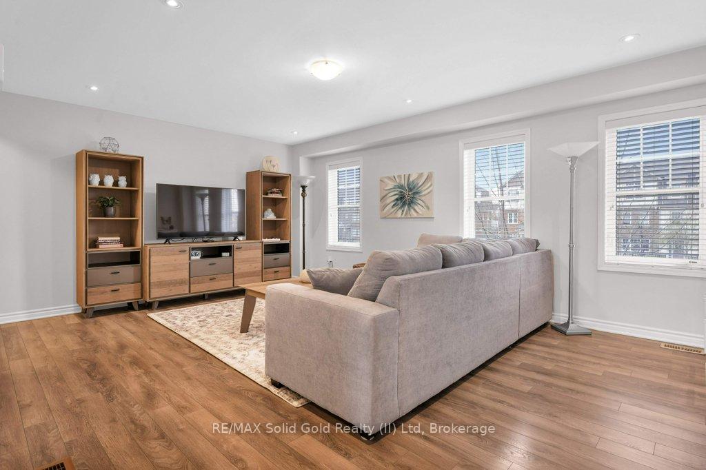 Photo 5 of 133 Ludolph Street, Kitchener, Rosenburg — HOMEH
