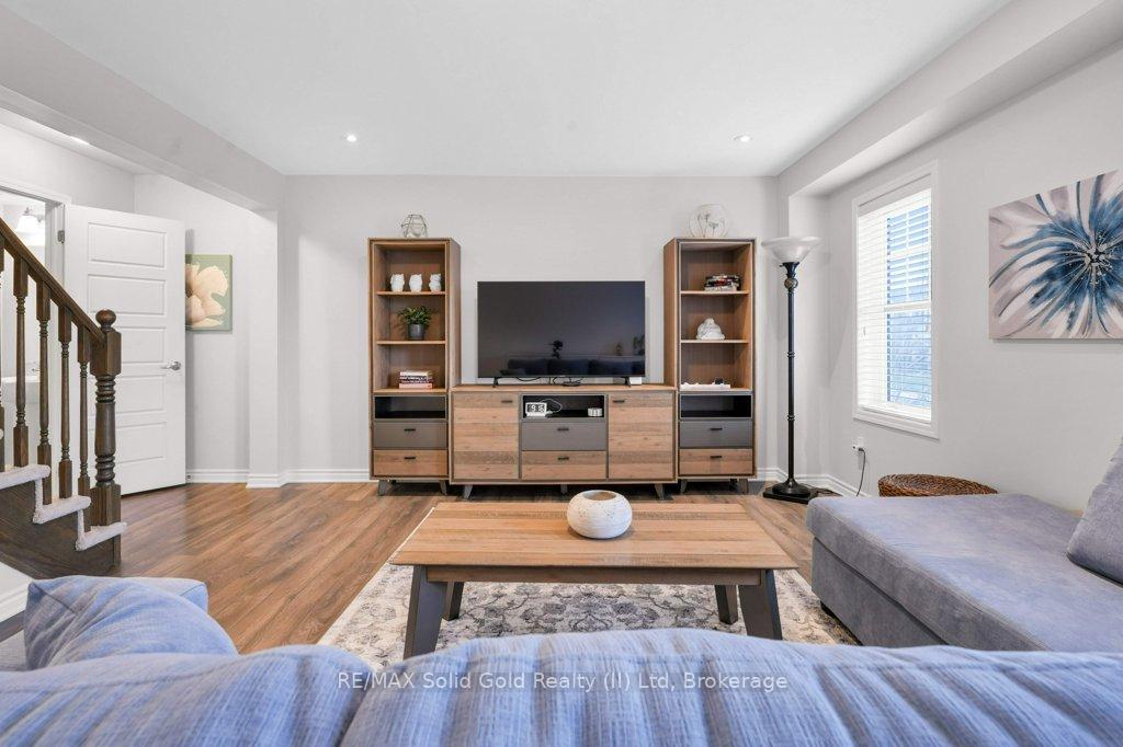 Photo 6 of 133 Ludolph Street, Kitchener, Rosenburg — HOMEH
