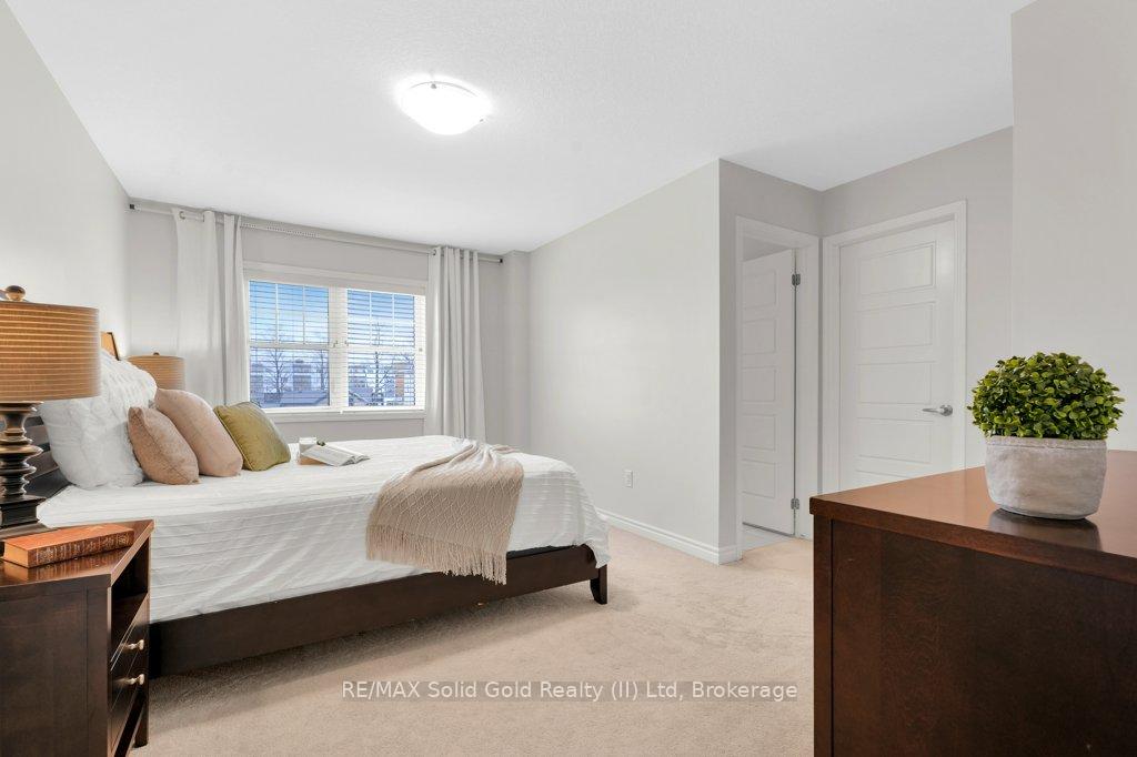 Photo 12 of 133 Ludolph Street, Kitchener, Rosenburg — HOMEH