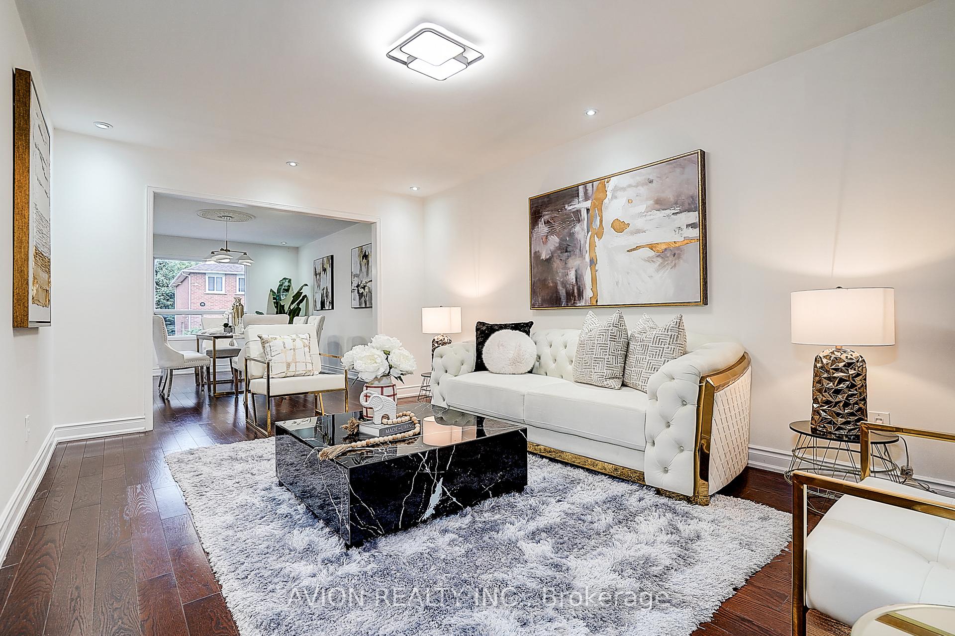 Photo 3 of 119 Mary Pearson Drive, Markham, Middlefield — HOMEH