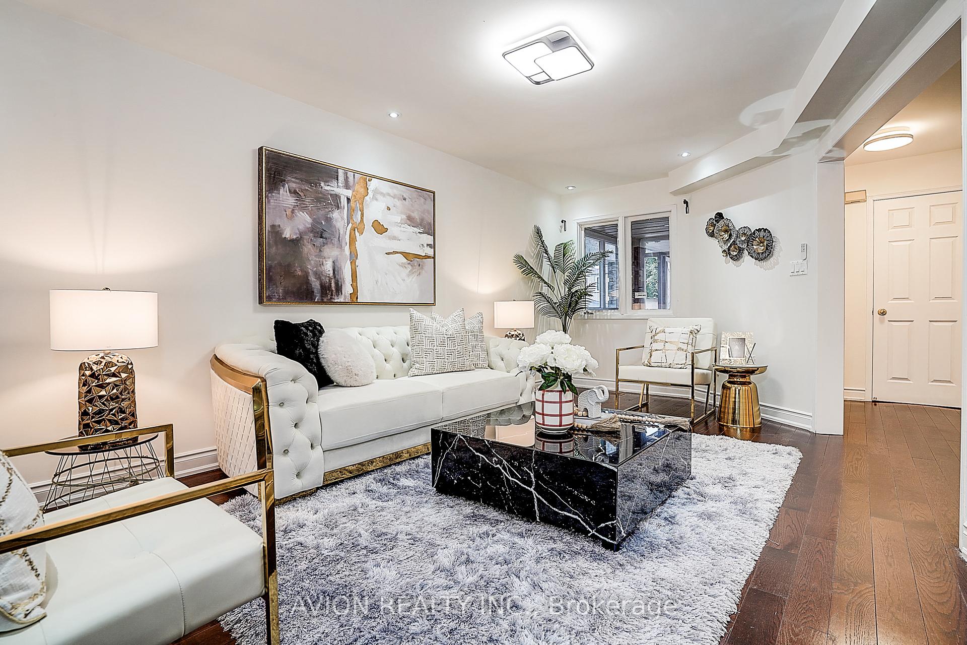 Photo 4 of 119 Mary Pearson Drive, Markham, Middlefield — HOMEH