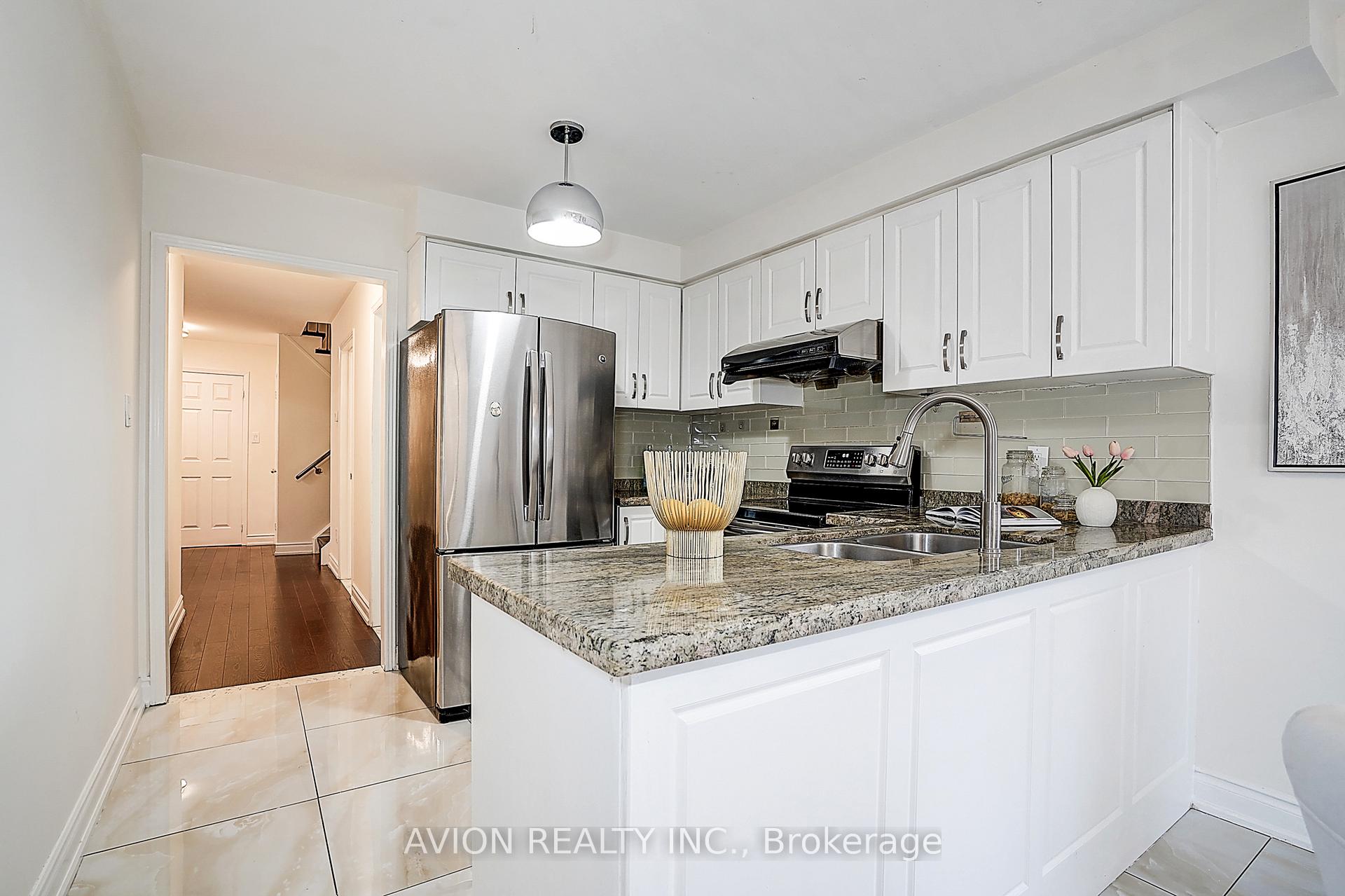 Photo 11 of 119 Mary Pearson Drive, Markham, Middlefield — HOMEH