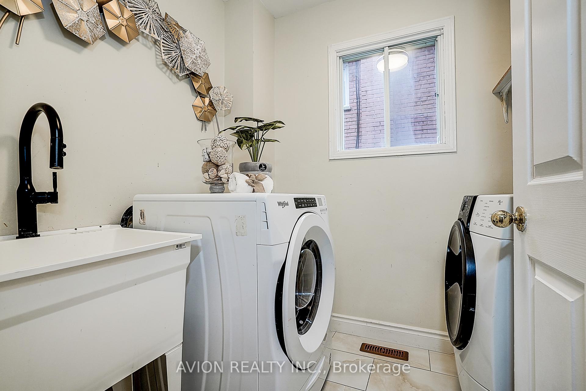 Photo 14 of 119 Mary Pearson Drive, Markham, Middlefield — HOMEH