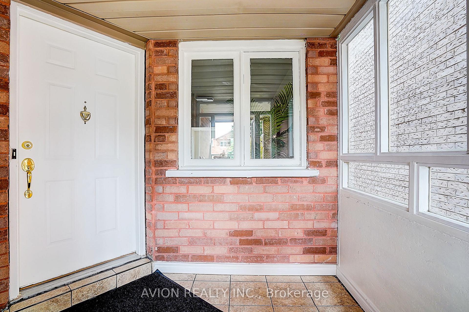Photo 18 of 119 Mary Pearson Drive, Markham, Middlefield — HOMEH