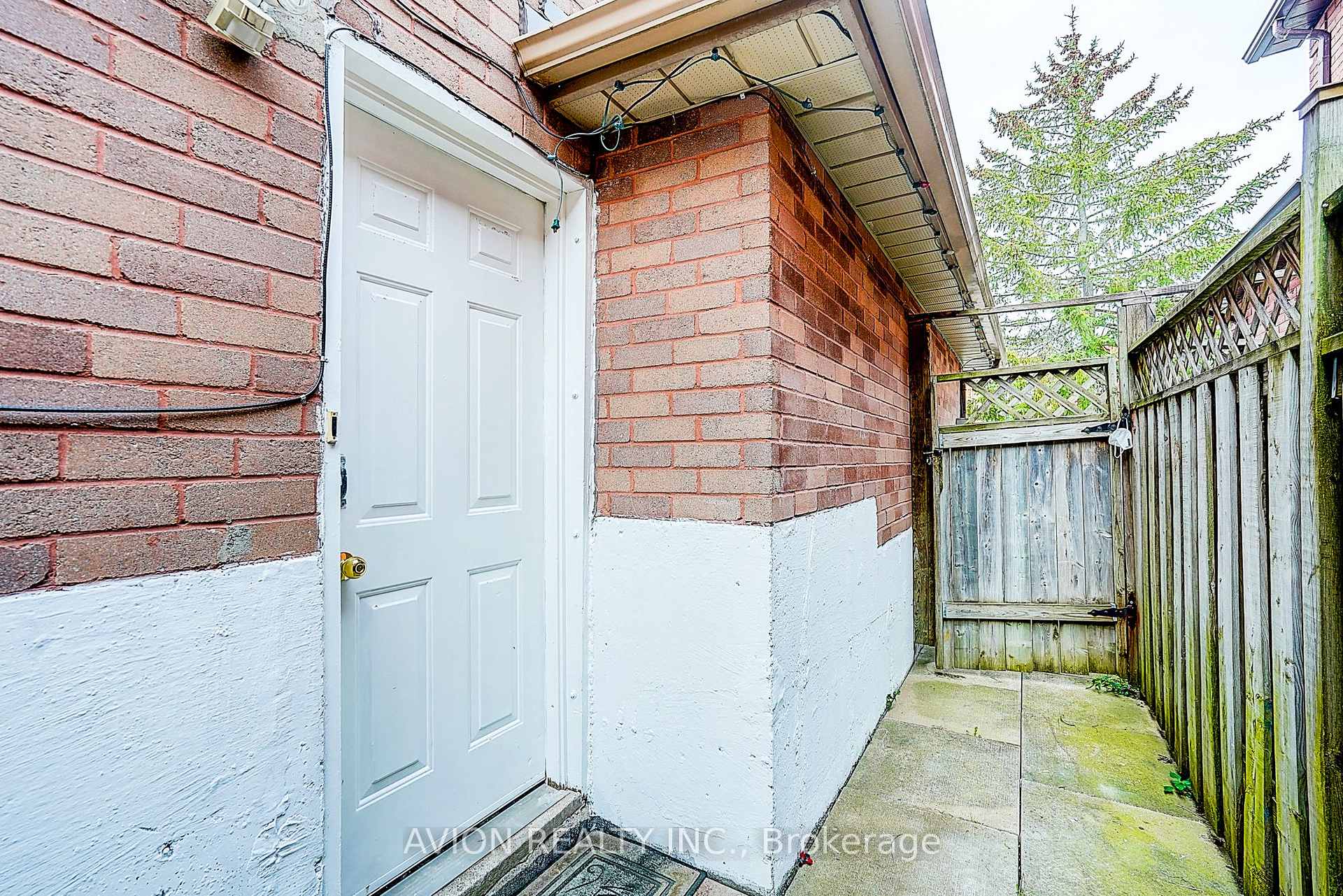 Photo 19 of 119 Mary Pearson Drive, Markham, Middlefield — HOMEH