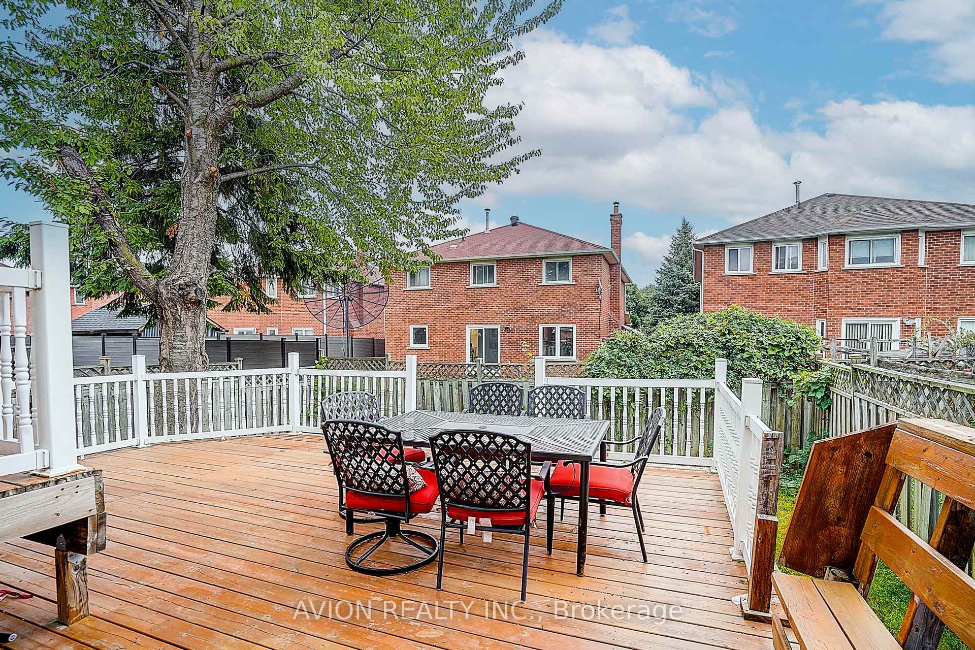 Photo 41 of 119 Mary Pearson Drive, Markham, Middlefield — HOMEH