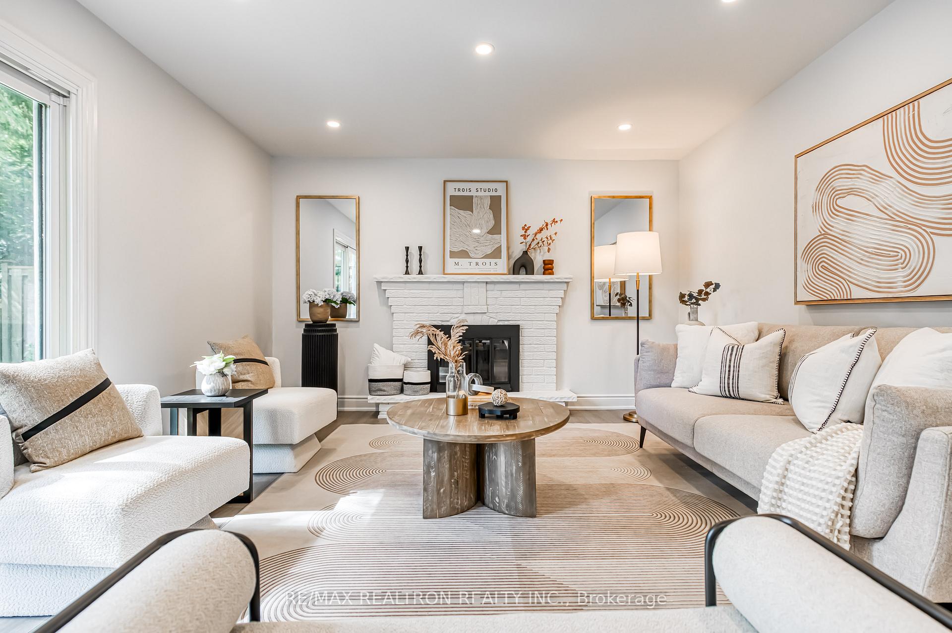 Photo 1 of 39 Ferrah Street, Markham, Unionville — HOMEH
