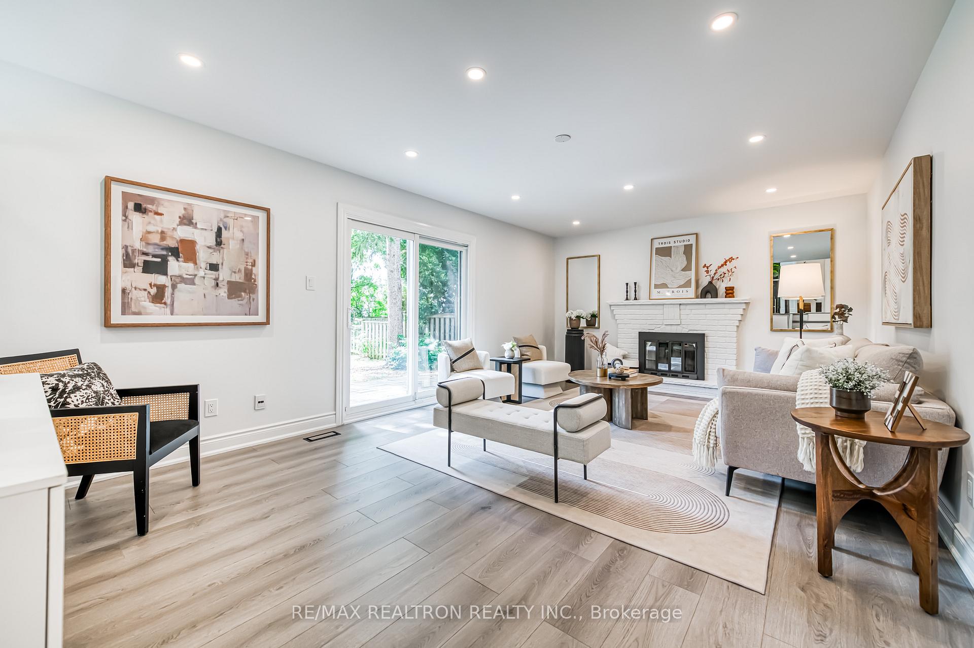 Photo 6 of 39 Ferrah Street, Markham, Unionville — HOMEH