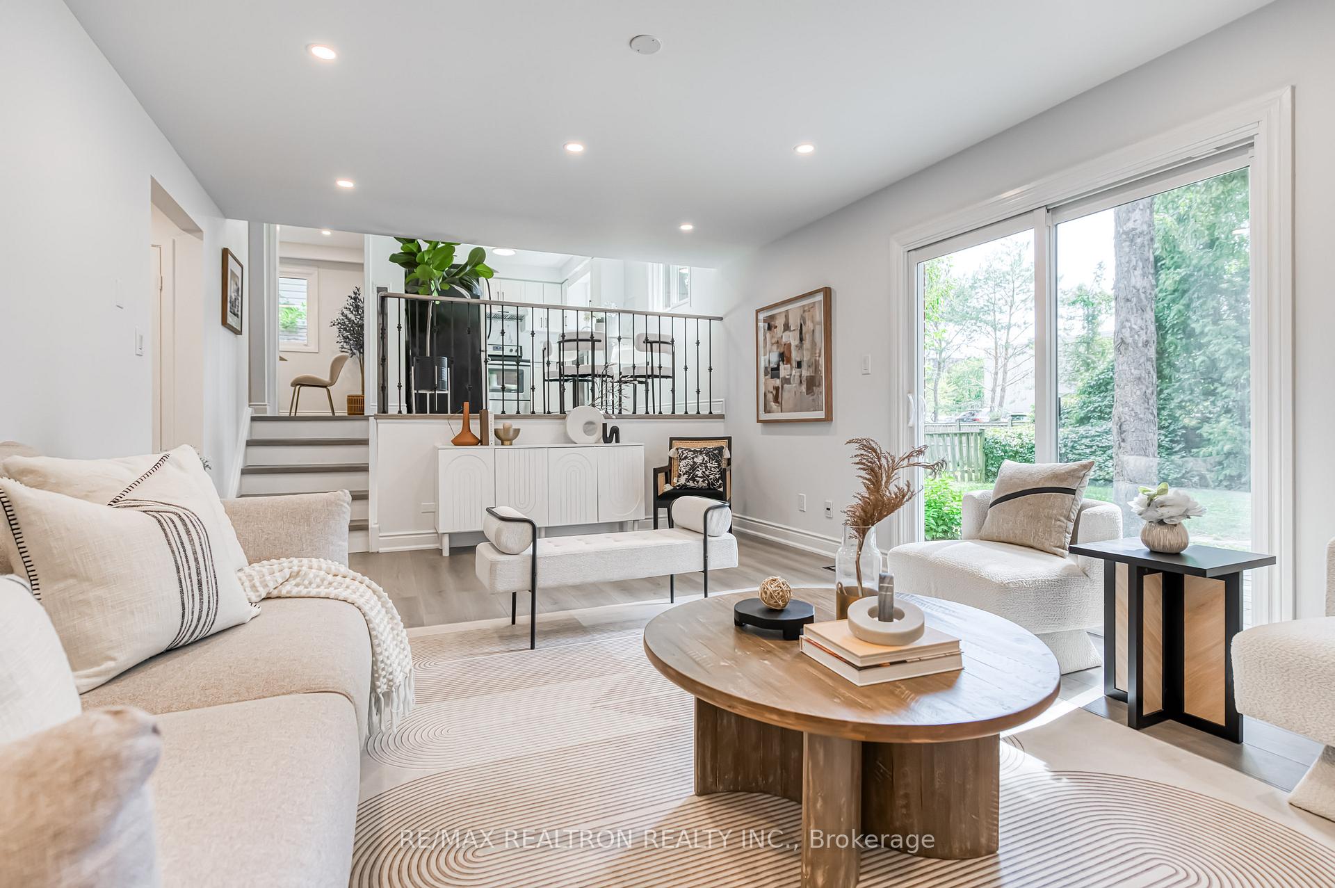 Photo 9 of 39 Ferrah Street, Markham, Unionville — HOMEH
