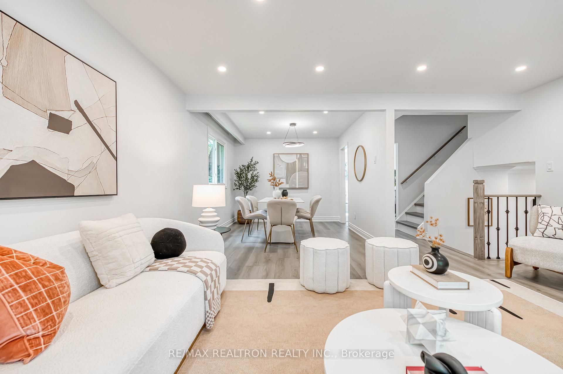 Photo 18 of 39 Ferrah Street, Markham, Unionville — HOMEH