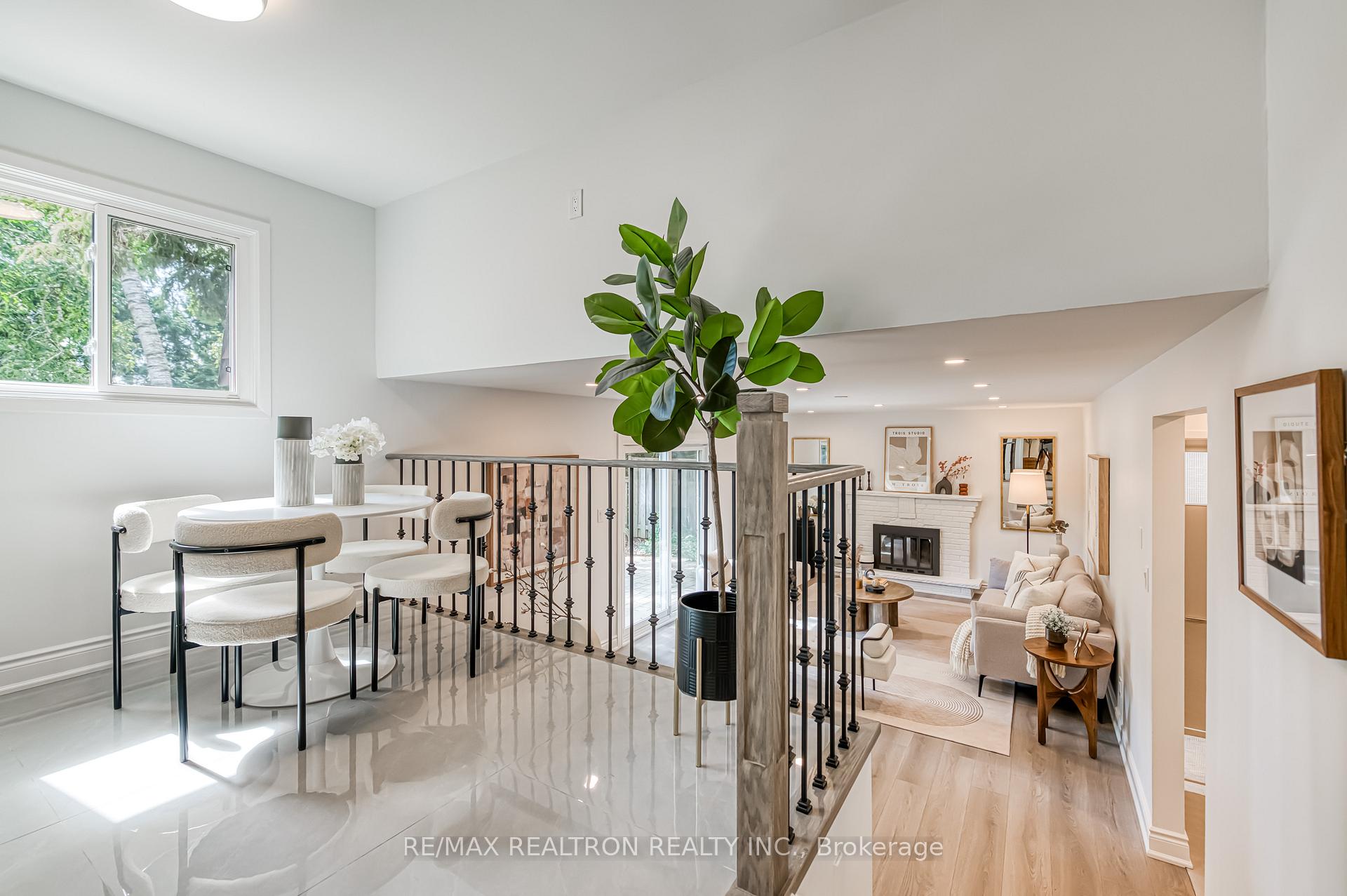 Photo 24 of 39 Ferrah Street, Markham, Unionville — HOMEH