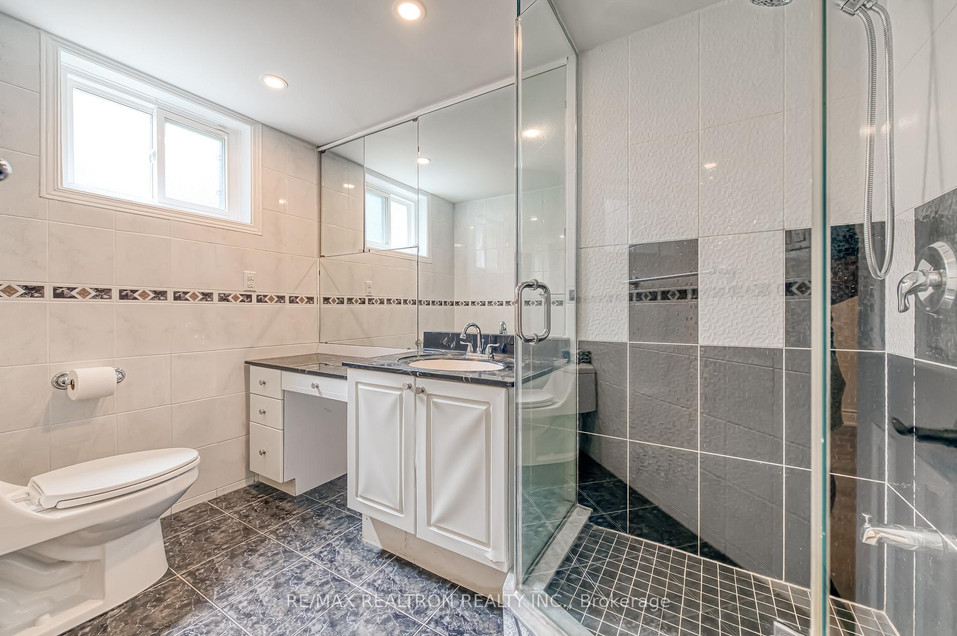 Photo 40 of 39 Ferrah Street, Markham, Unionville — HOMEH