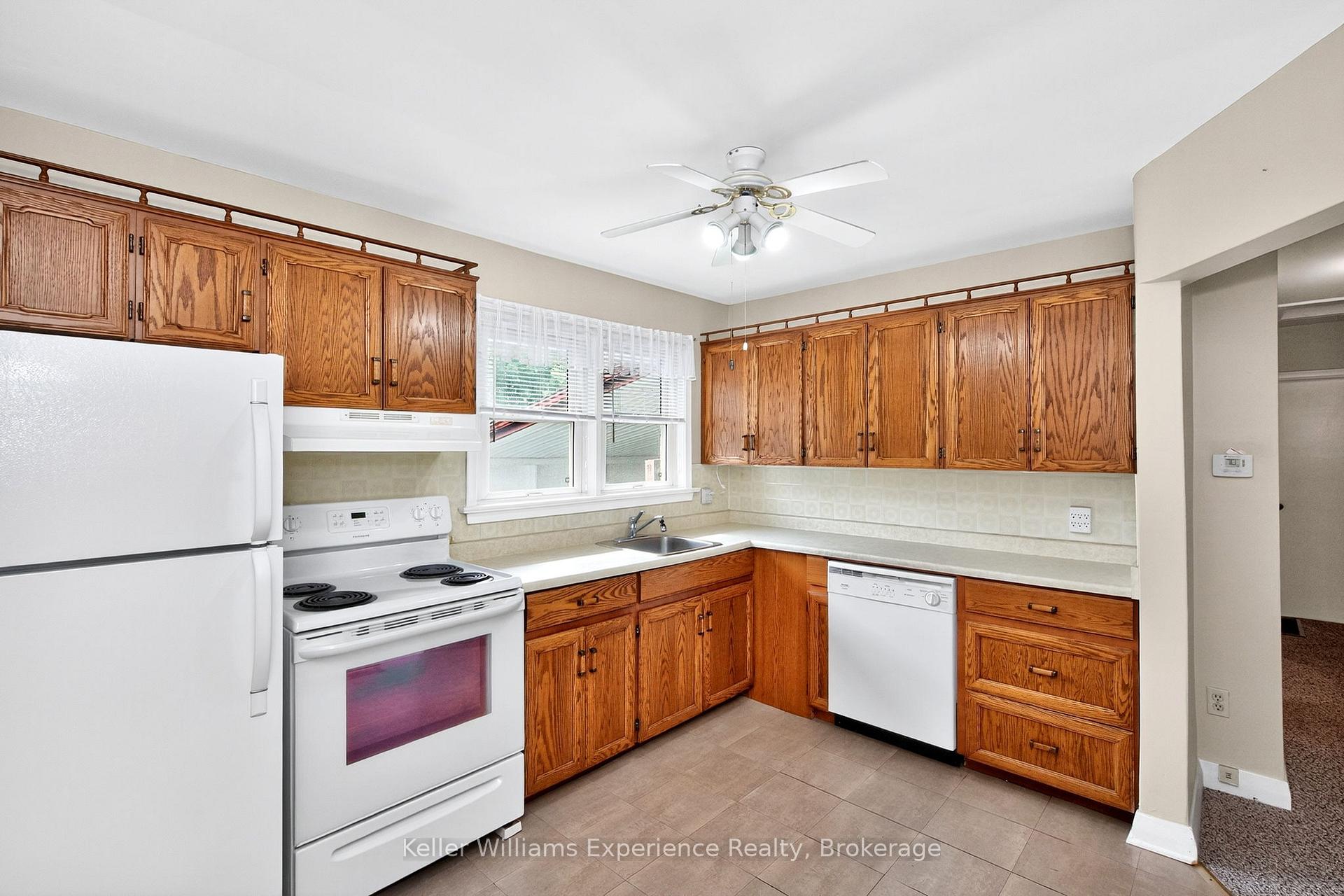 Photo 8 of 262 Ruby Street, Midland — HOMEH