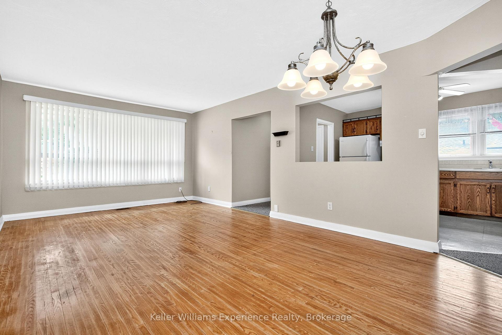 Photo 10 of 262 Ruby Street, Midland — HOMEH