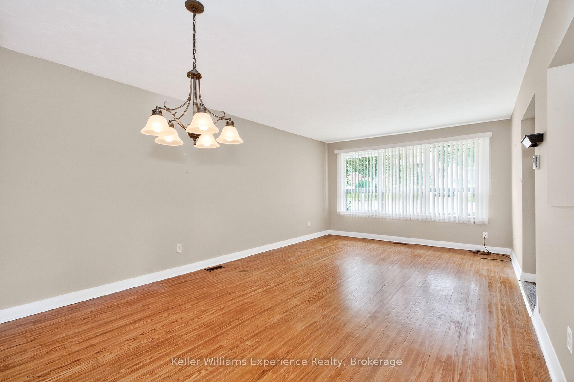 Photo 11 of 262 Ruby Street, Midland — HOMEH