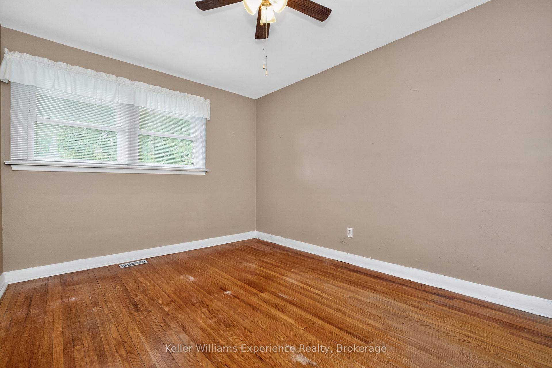 Photo 12 of 262 Ruby Street, Midland — HOMEH
