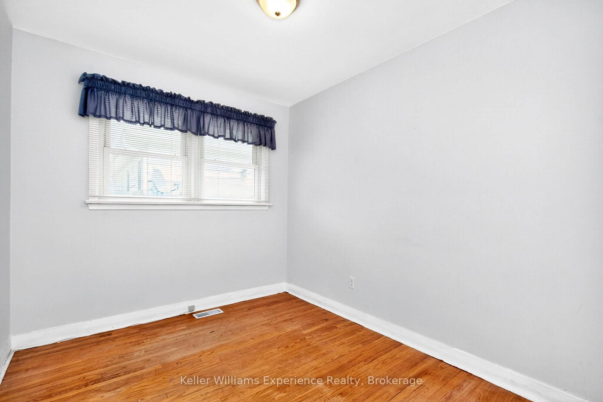Photo 13 of 262 Ruby Street, Midland — HOMEH