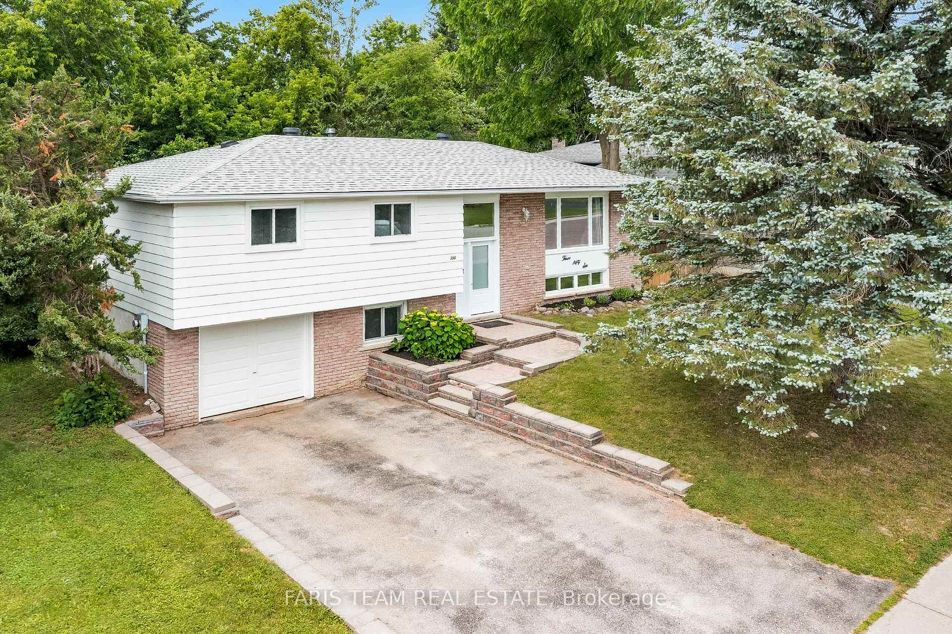 Front of 356 Lescaut Road