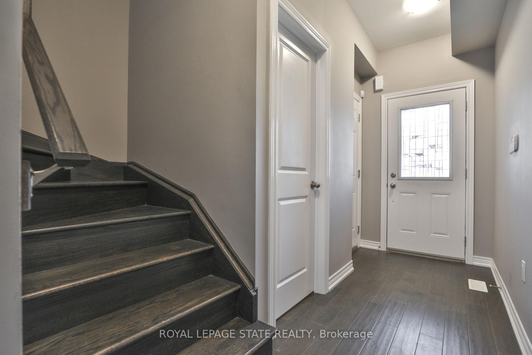 Photo 8 of 16 Zinfandel Drive, Hamilton, Stoney Creek — HOMEH