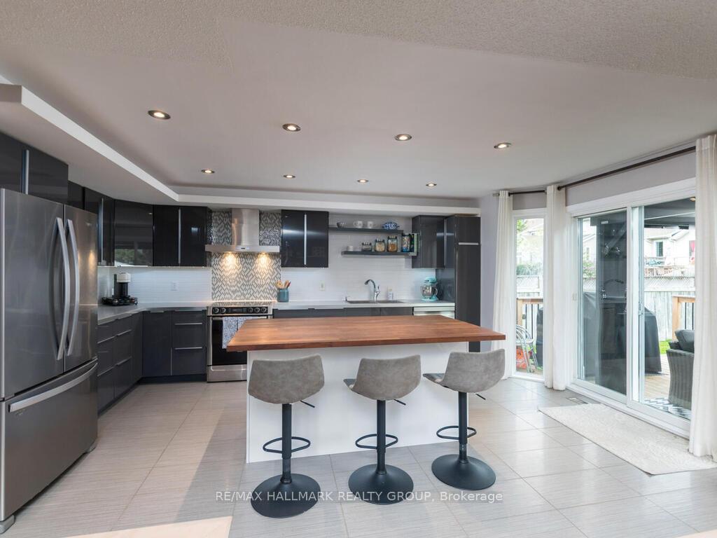 Photo 7 of 49 Grassy Plains Drive, Ottawa, Kanata - Emerald Meadows/Trailwest — HOMEH
