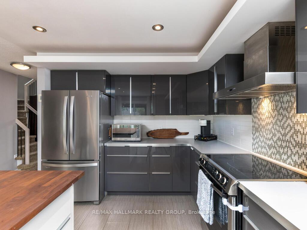 Photo 9 of 49 Grassy Plains Drive, Ottawa, Kanata - Emerald Meadows/Trailwest — HOMEH