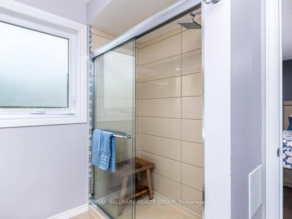 Photo 17 of 49 Grassy Plains Drive, Ottawa, Kanata - Emerald Meadows/Trailwest — HOMEH