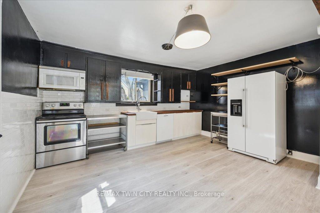 Photo 17 of 195 Lancaster Street E, Kitchener — HOMEH