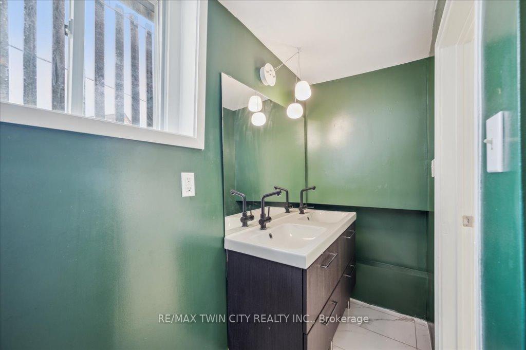Photo 35 of 195 Lancaster Street E, Kitchener — HOMEH