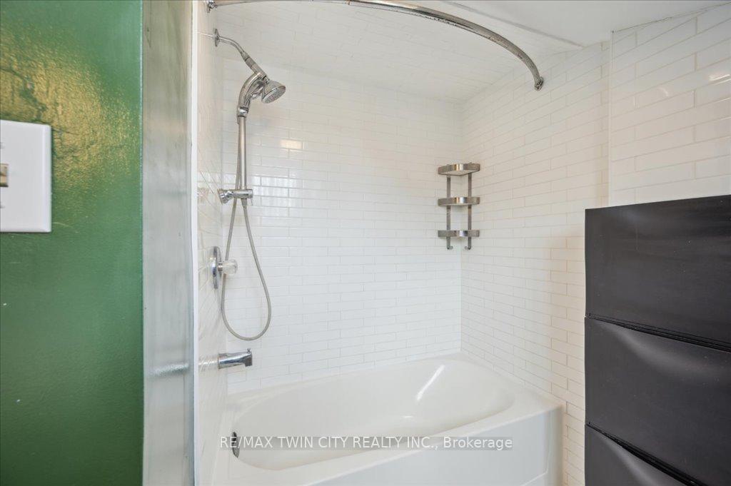 Photo 36 of 195 Lancaster Street E, Kitchener — HOMEH
