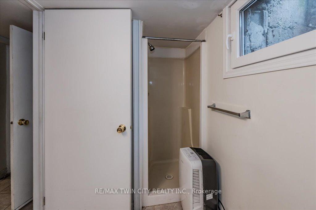 Photo 50 of 195 Lancaster Street E, Kitchener — HOMEH