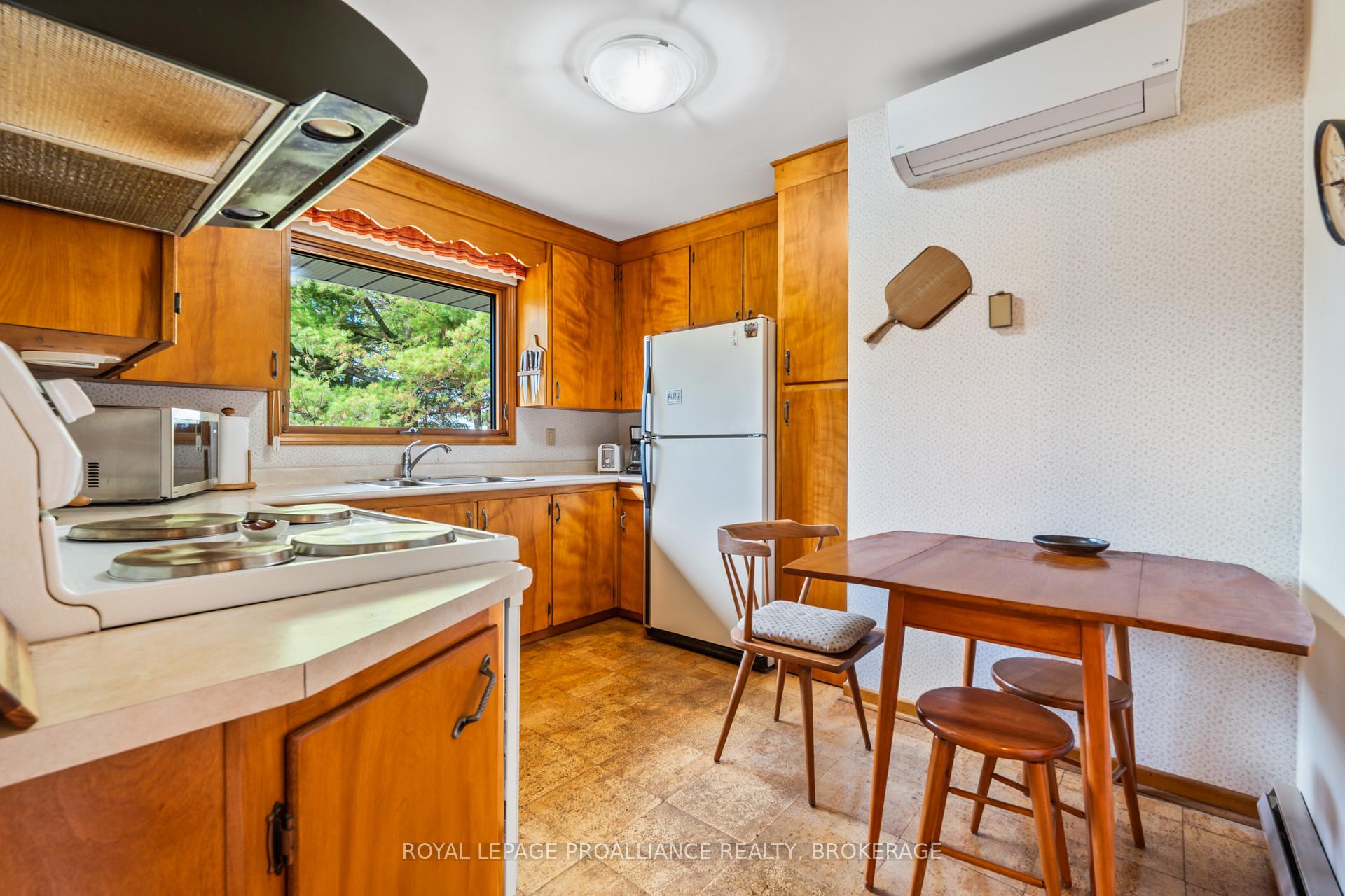 Photo 11 of 1125 Lincoln Drive, Kingston, South of Taylor-Kidd Blvd — HOMEH