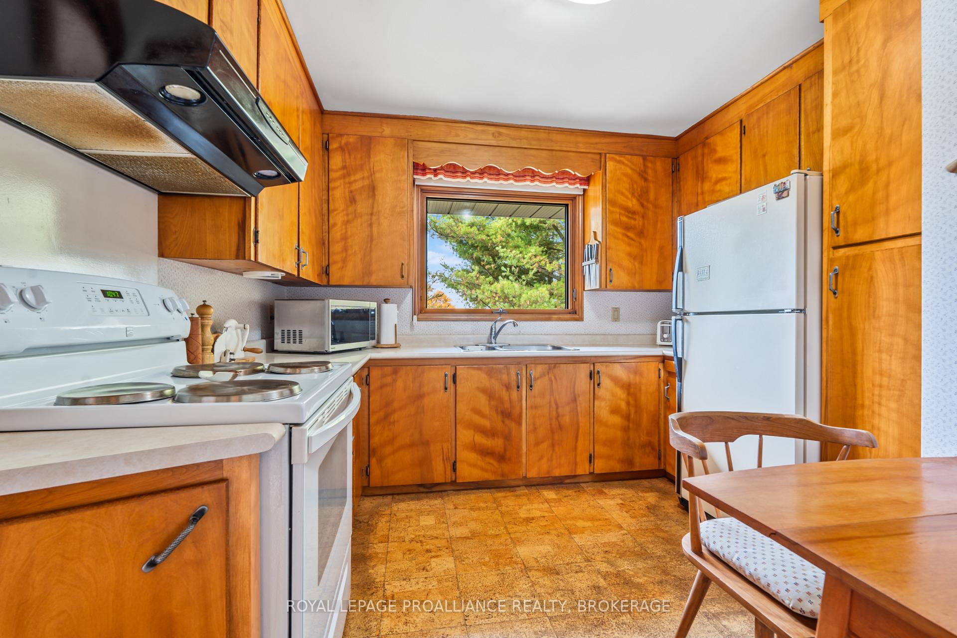 Photo 12 of 1125 Lincoln Drive, Kingston, South of Taylor-Kidd Blvd — HOMEH