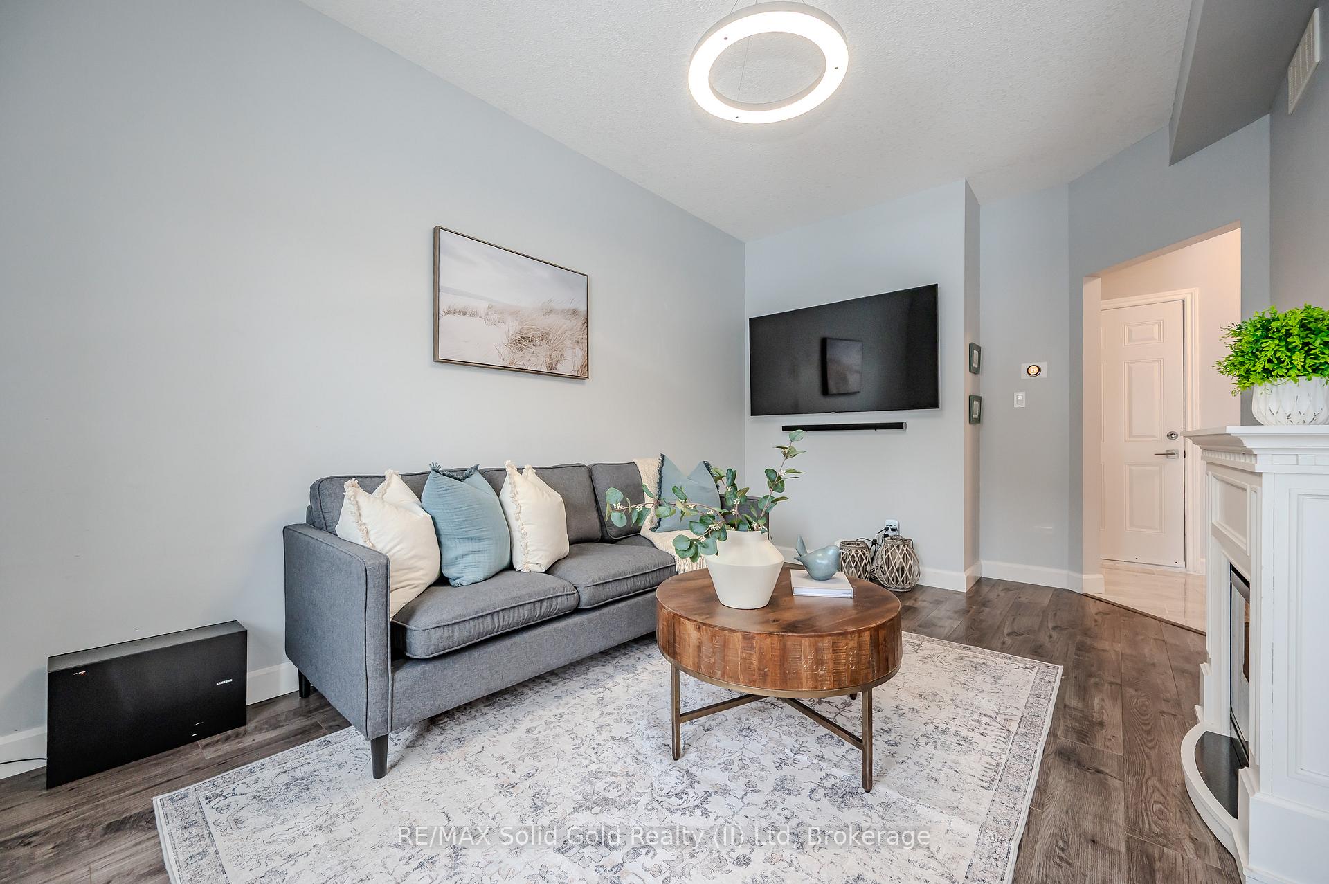 Photo 12 of 1267 Old Zeller Drive, Kitchener — HOMEH