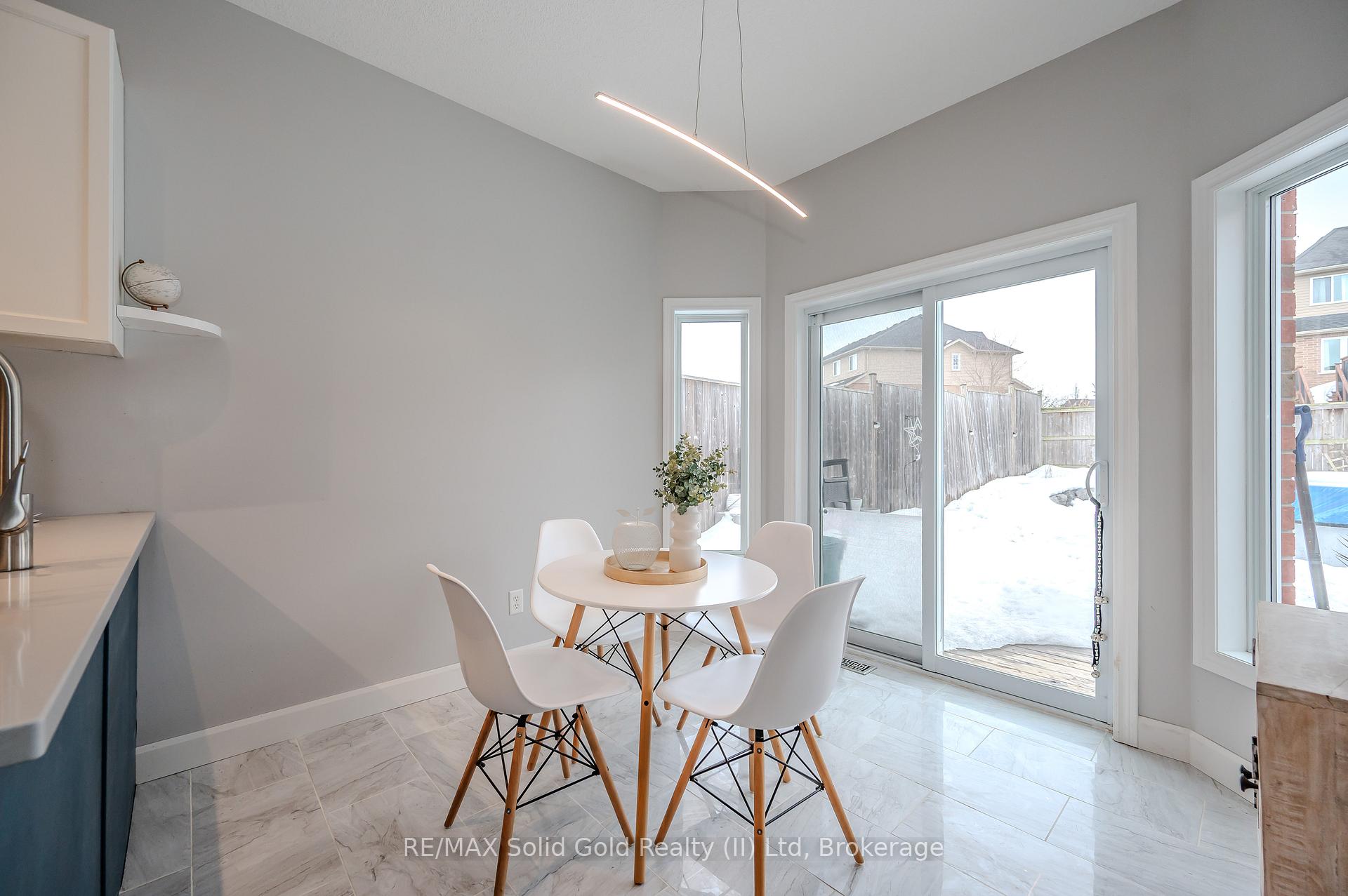 Photo 13 of 1267 Old Zeller Drive, Kitchener — HOMEH