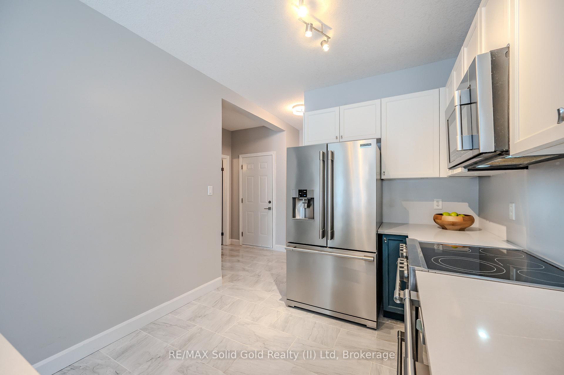 Photo 16 of 1267 Old Zeller Drive, Kitchener — HOMEH