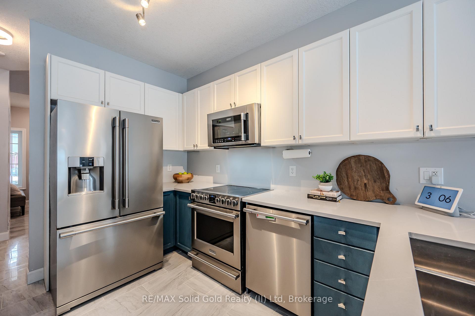 Photo 17 of 1267 Old Zeller Drive, Kitchener — HOMEH
