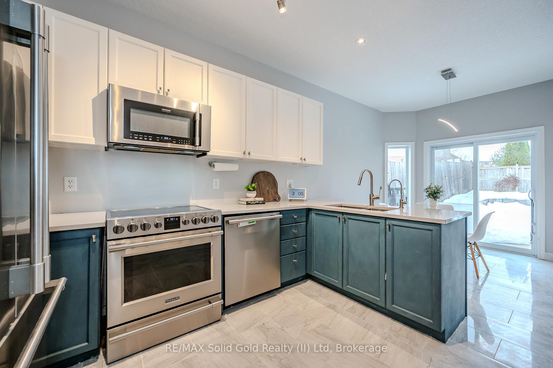 Photo 18 of 1267 Old Zeller Drive, Kitchener — HOMEH
