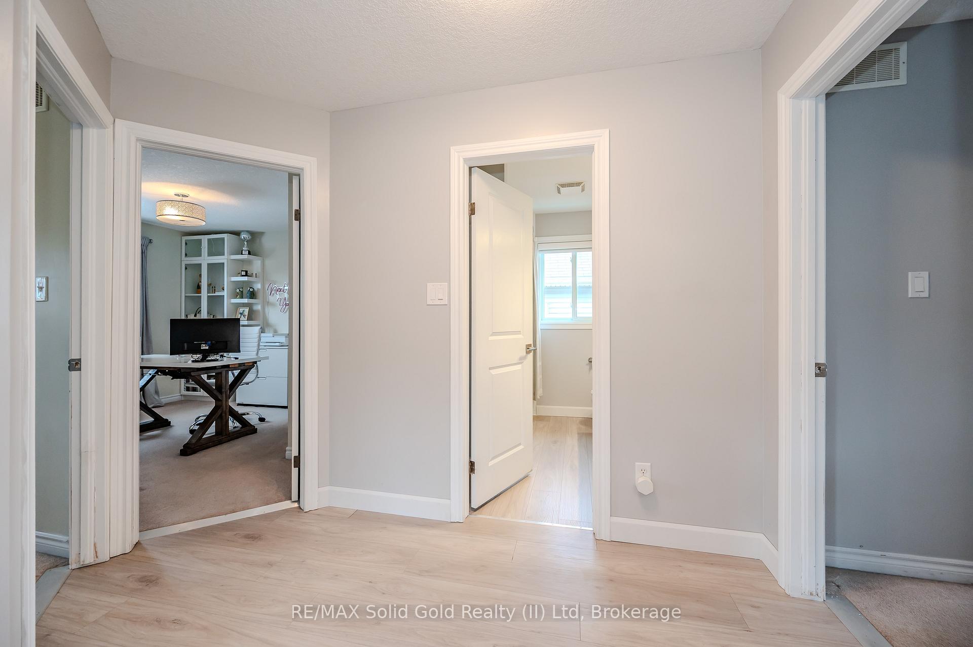 Photo 21 of 1267 Old Zeller Drive, Kitchener — HOMEH