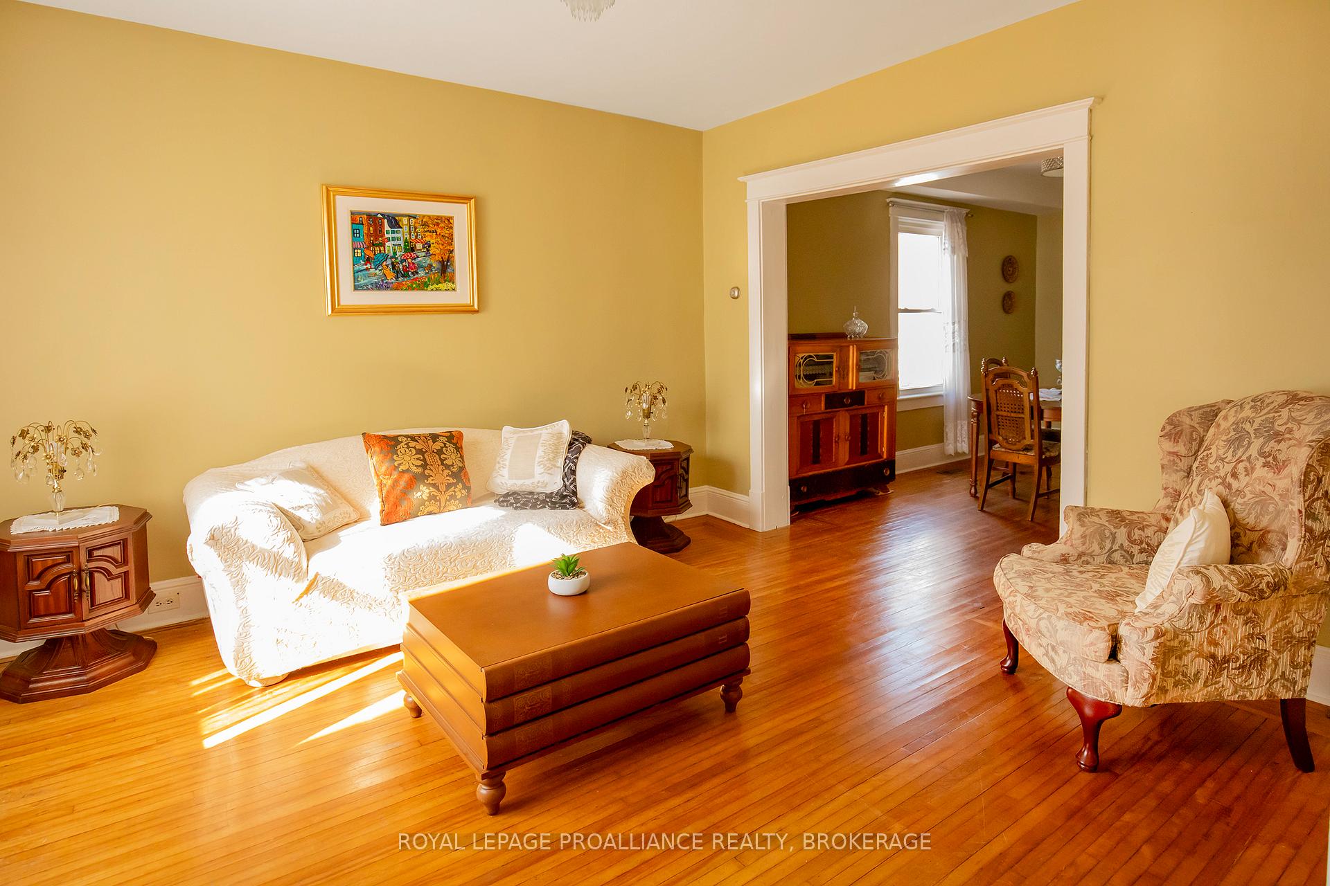 Photo 5 of 91 Hamilton Street, Kingston, East of Sir John A. Blvd — HOMEH