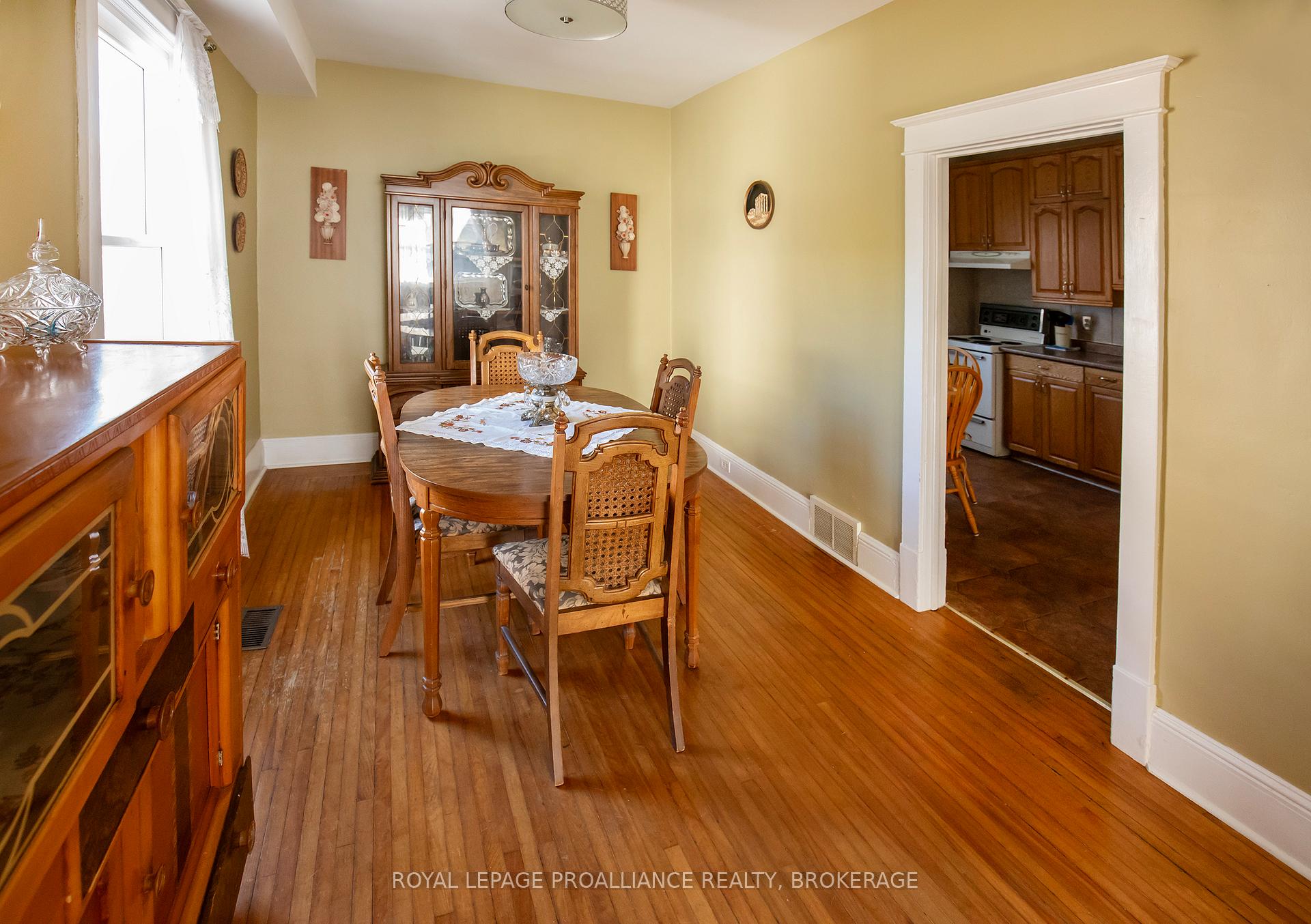 Photo 9 of 91 Hamilton Street, Kingston, East of Sir John A. Blvd — HOMEH